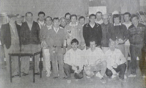 Vainqueurs , finalistes , élu , membre du comité 05 et bénévoles des pétanqueurs de la Pignolette organisateur de l'épreuve Vainqueurs , finalistes , élu , membre du comité 05 et bénévoles des pétanqueurs de la Pignolette organisateur de l'épreuve