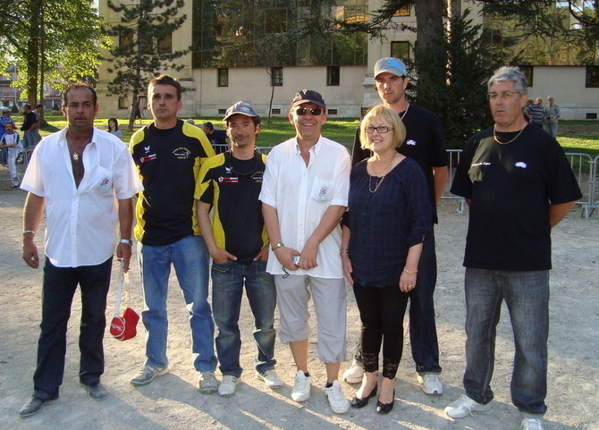 Les finalistes et demi finalistes avec Annie la délégué qui a été au top pendant tout le Championnat. Les finalistes et demi finalistes avec Annie la délégué qui a été au top pendant tout le Championnat.