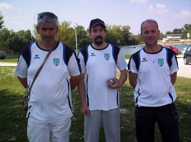 Jean Michel ROCHEIL Stéphane MARTINET et Dany CHALOIN brillants demi finalistes obtenant ainsi un des quatre billets pour SOUSTONS Jean Michel ROCHEIL Stéphane MARTINET et Dany CHALOIN brillants demi finalistes obtenant ainsi un des quatre billets pour SOUSTONS