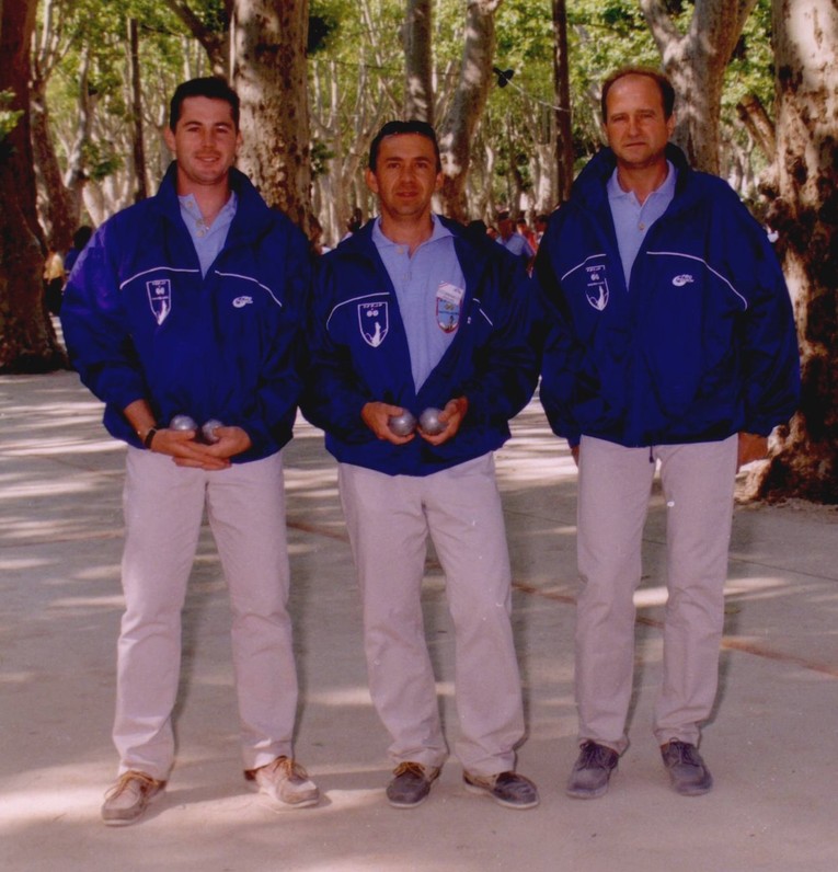 Deux titres en triplette cette année là (pétanque et provençal) pour Medhy , Jeannot et Robert