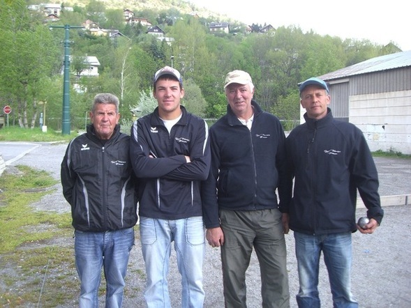 Derby Briançonais en 8éme dont Franck et Yves sortiront vainqueurs Derby Briançonais en 8éme dont Franck et Yves sortiront vainqueurs