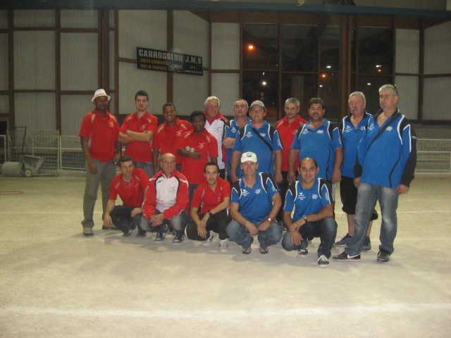 Chambery en rouge contre Le Guil en bleu