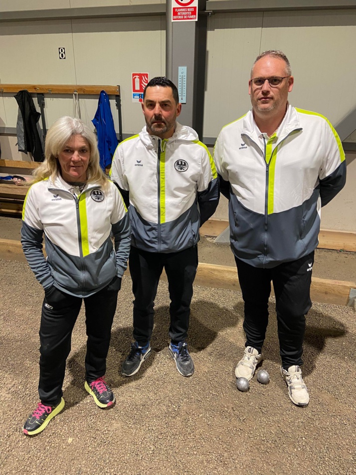 Reprise 8ème de finale du Championnat Triplettes Mixtes Reprise 8ème de finale du Championnat Triplettes Mixtes