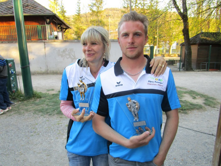 Chantal GIRARD et  Christophe ROOSEN  (Gap Alpes Pétanque H.A.) Champions départemental doublettes mixtes.