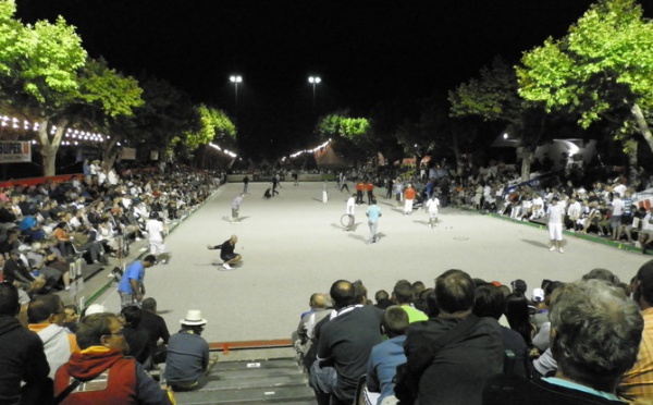 MILLAU ou " La folie des boules "