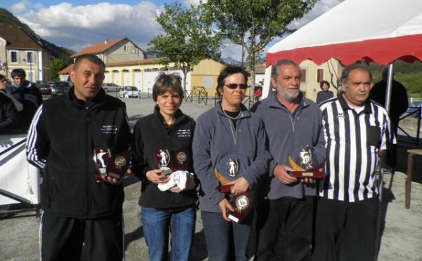 Maryse MORETTI et Patrick GIELLY (Veynes) CHAMPIONS DEPARTEMENTAUX DOUBLETTE MIXTE 2012